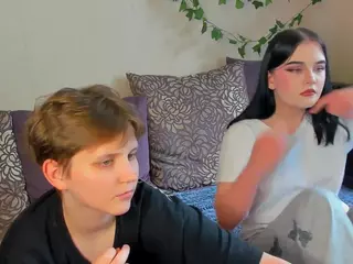 Raven-Radiant's Live Sex Cam Show