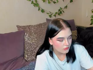 Raven-Radiant's Live Sex Cam Show
