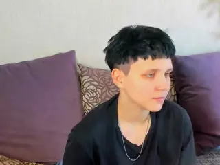 Raven-Radiant's Live Sex Cam Show