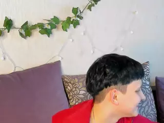 Raven-Radiant's Live Sex Cam Show