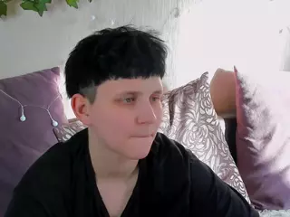 Raven-Radiant's Live Sex Cam Show