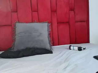 Scarleett-29's Live Sex Cam Show