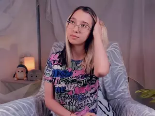 MilaMounberry's Live Sex Cam Show