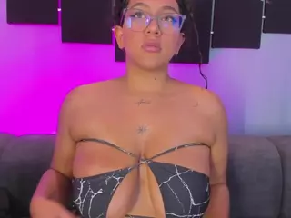 tatii-moon's Live Sex Cam Show