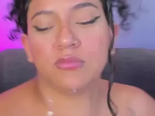 tatii-moon's Live Sex Cam Show