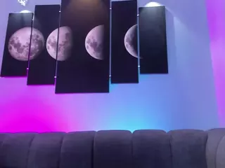 tatii-moon's Live Sex Cam Show