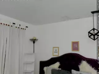 aleja17xxx's Live Sex Cam Show