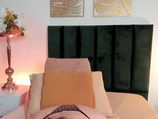 AlessaRoma's Live Sex Cam Show