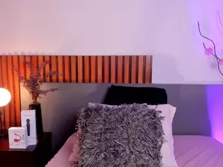 AlessaRoma's Live Sex Cam Show