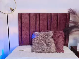 AlessaRoma's Live Sex Cam Show
