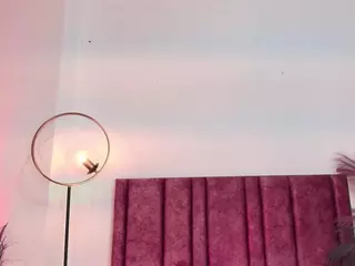 AlessaRoma's Live Sex Cam Show