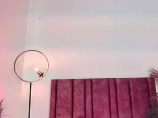 AlessaRoma's Live Sex Cam Show