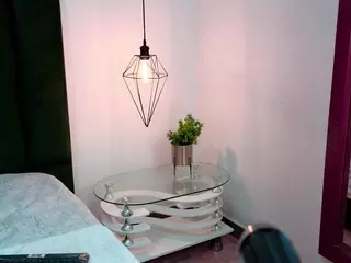 AlessaRoma's Live Sex Cam Show