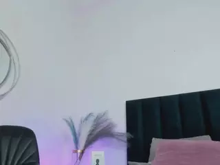 AlessaRoma's Live Sex Cam Show