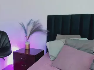 AlessaRoma's Live Sex Cam Show