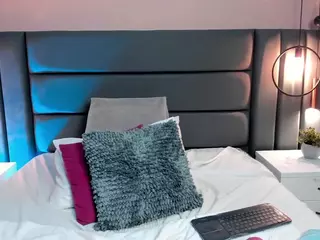 AlessaRoma's Live Sex Cam Show