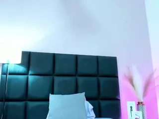 AlessaRoma's Live Sex Cam Show
