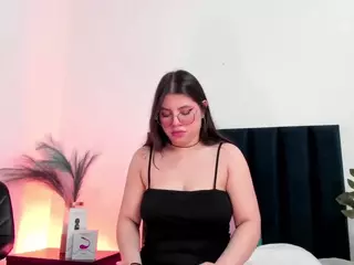 AlessaRoma's Live Sex Cam Show