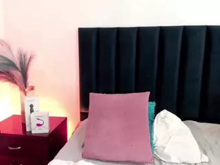 AlessaRoma's Live Sex Cam Show