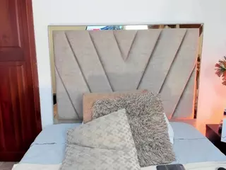 AlessaRoma's Live Sex Cam Show