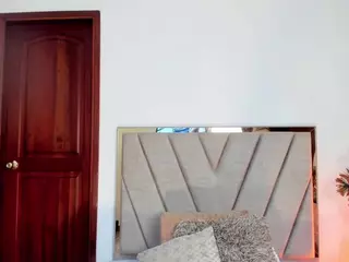 AlessaRoma's Live Sex Cam Show