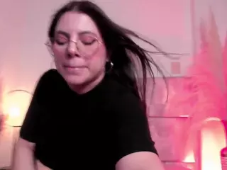 AlessaRoma's Live Sex Cam Show
