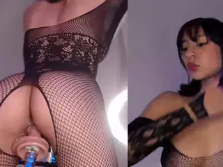 Dolly-Mae's Live Sex Cam Show