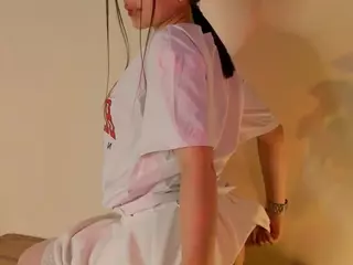 EdlaCowee's Live Sex Cam Show