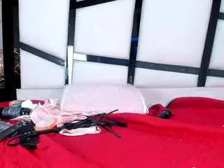 IsaSmith1's Live Sex Cam Show