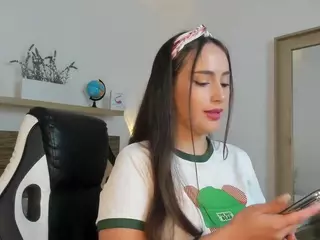 sophia-martinezz's Live Sex Cam Show