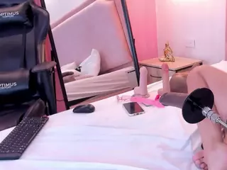 sophiawhitee's Live Sex Cam Show
