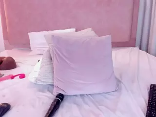 sophiawhitee's Live Sex Cam Show