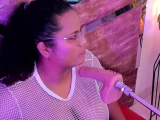 Mhia-Rey's Live Sex Cam Show