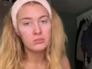 TheLittleBambii's Live Sex Cam Show