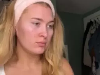 TheLittleBambii's Live Sex Cam Show