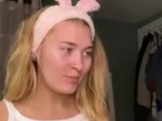 TheLittleBambii's Live Sex Cam Show