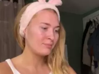 TheLittleBambii's Live Sex Cam Show
