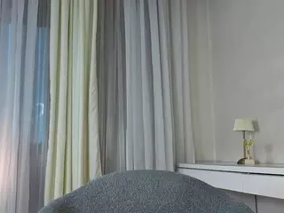 Kira's Live Sex Cam Show