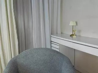 Kira's Live Sex Cam Show