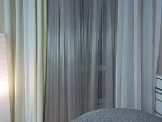 Kira's Live Sex Cam Show