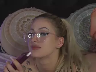 LucyLexton's Live Sex Cam Show