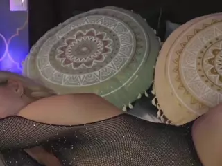LucyLexton's Live Sex Cam Show