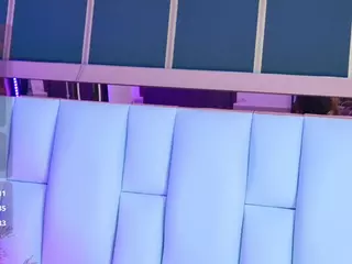 YesyHills's Live Sex Cam Show