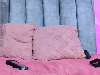 YesyHills's Live Sex Cam Show
