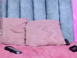 YesyHills's Live Sex Cam Show