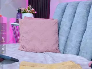 YesyHills's Live Sex Cam Show