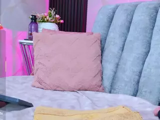 YesyHills's Live Sex Cam Show