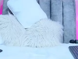 YesyHills's Live Sex Cam Show