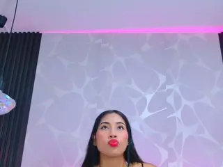 YesyHills's Live Sex Cam Show