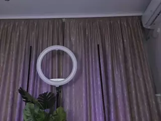 SilviaNappi's Live Sex Cam Show